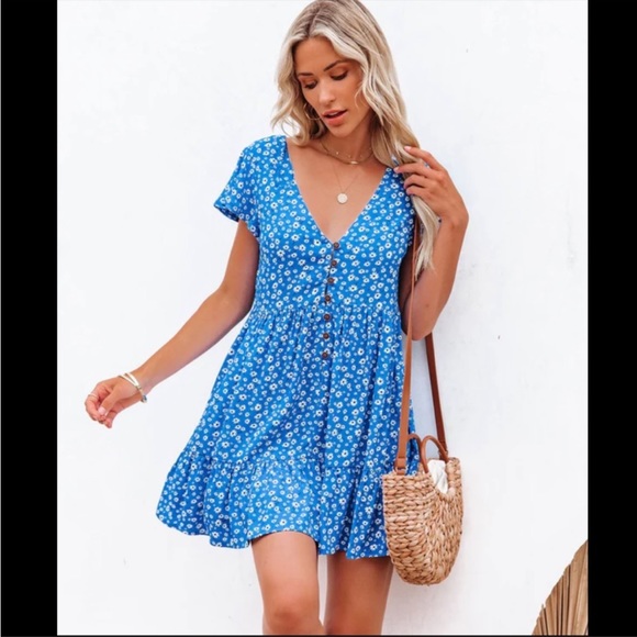 Vici Dresses & Skirts - Vici Floral Babydoll Dress